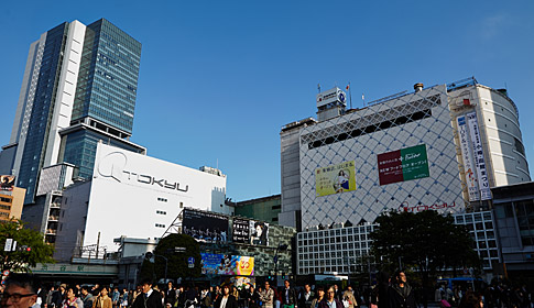 現在のハチ公側から見た東館